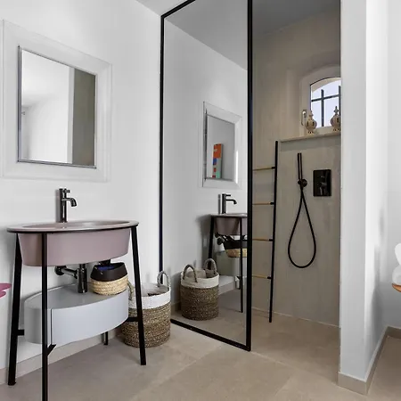 250 M² Vue Luxe Parking גרימו